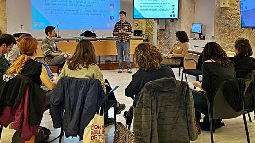 Un grup participant en la presentació del projecte ahir a la seu de la Generalitat a Girona.