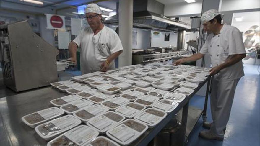 Se sirve el almuerzo en los centros