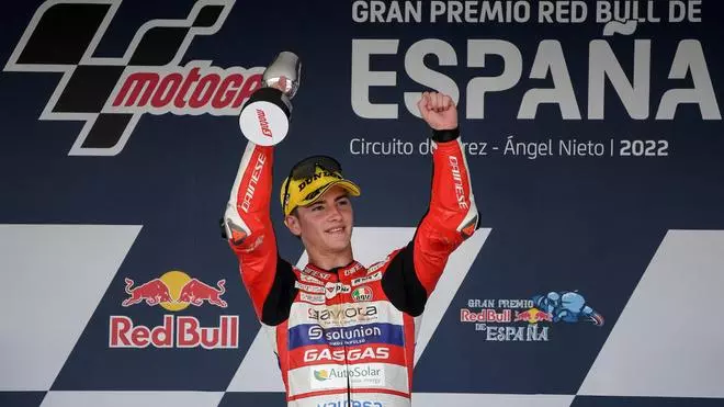 Victoria de Guevara y dominio español en la carrera de Moto3 de Jerez