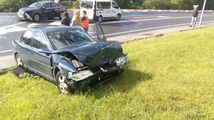 Los dos coches implicados en el accidente. // FdV