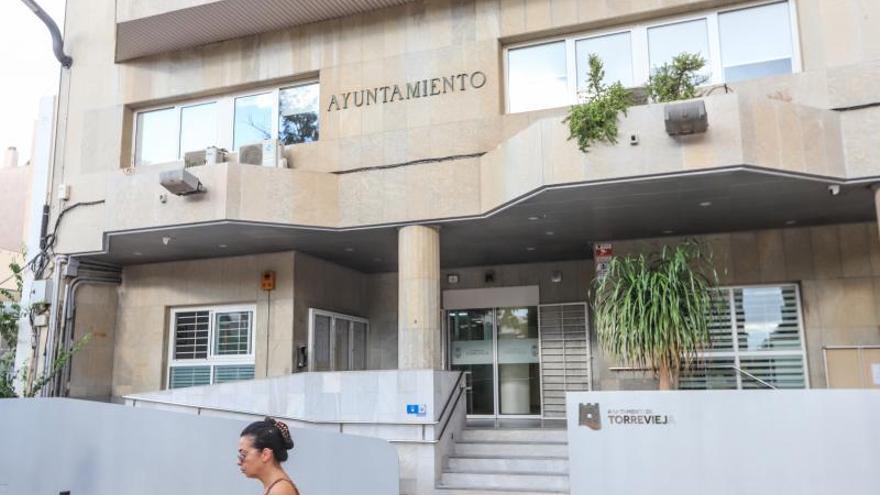 Abogados, marketing y hasta un alquiler: así gastan el dinero municipal los partidos en el Ayuntamiento de Torrevieja