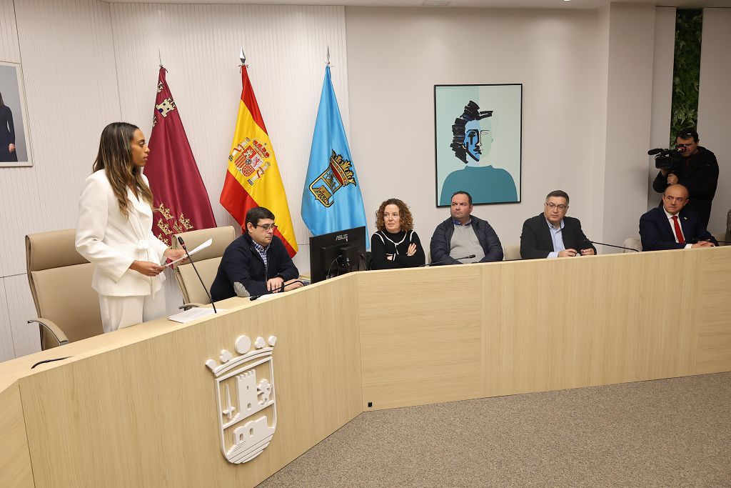 Las imágenes de la moción de censura en Alhama de Murcia