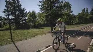 Satisfacción en La Corredoria (Oviedo) con el nuevo carril bici hasta Cerdeño