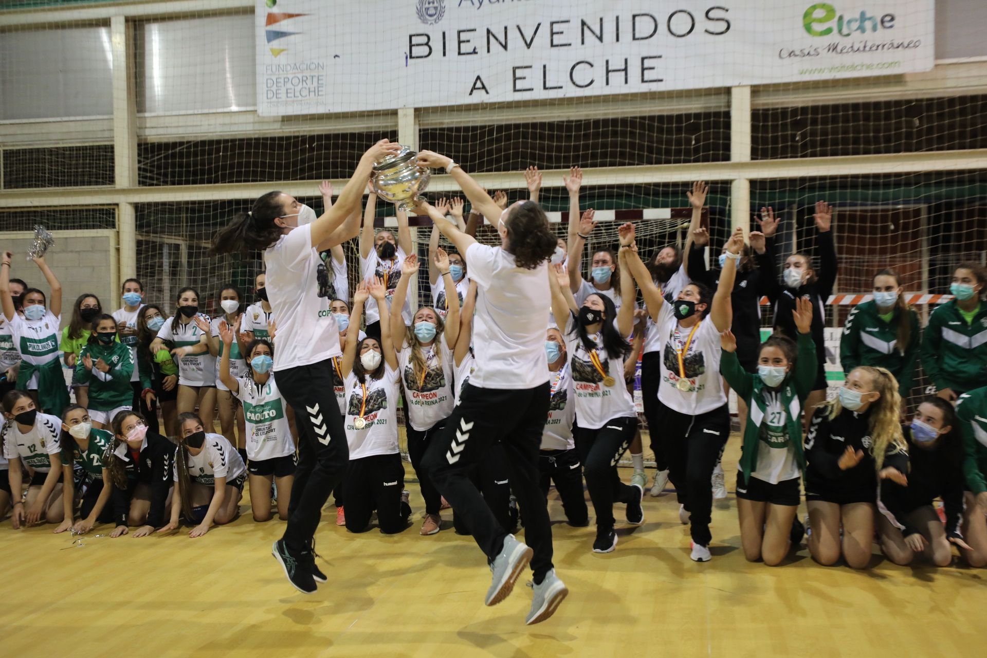 Recibimiento y celebración de las campeonas de la Copa de la Reina en su casa de Carrús