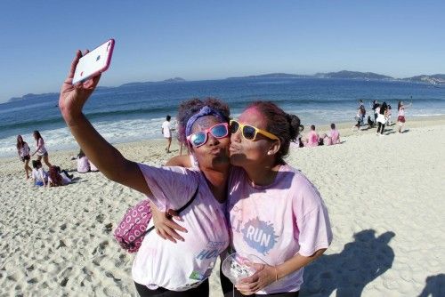 Samil se tiñe de múltiples colores con la Holi Run