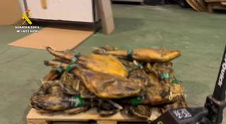 Hallan más de 50 toneladas de falsos jamones pata negra en Sevilla