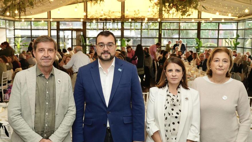 Carlos Fernández Llaneza, Adrián Barbón, Adriana Lastra y Delia Losa. | MARIO CANTELI