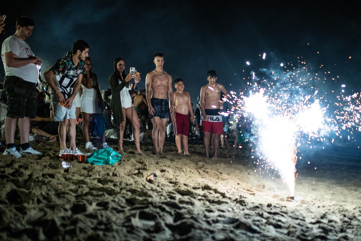 La verbena regresa a la playa en Barcelona