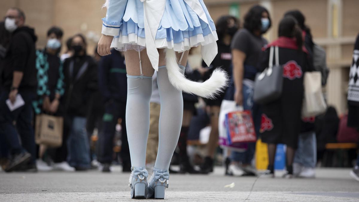 Detalle de una cosplayer en el primer día del salón del manga