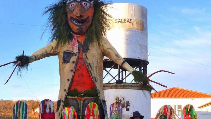 Mascarados de la Visparra de Vigo en Os Reis de Salsas.