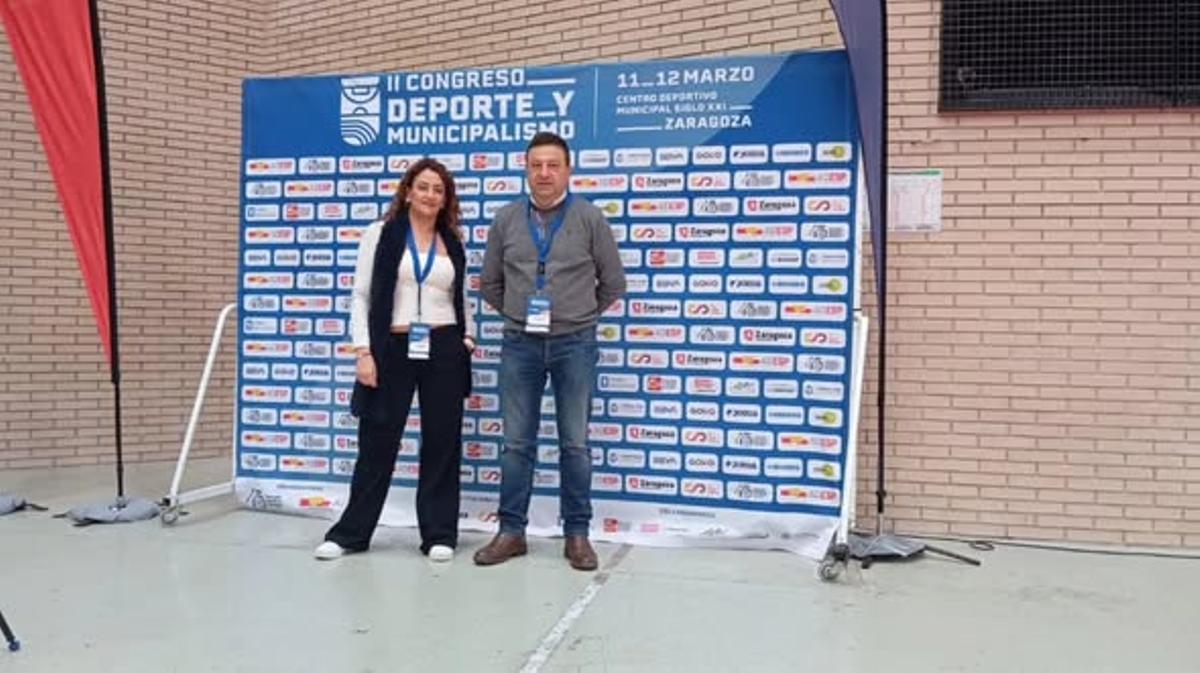 El alcalde y la teniente de Cuntis en el foro celebrado en Zaragoza.