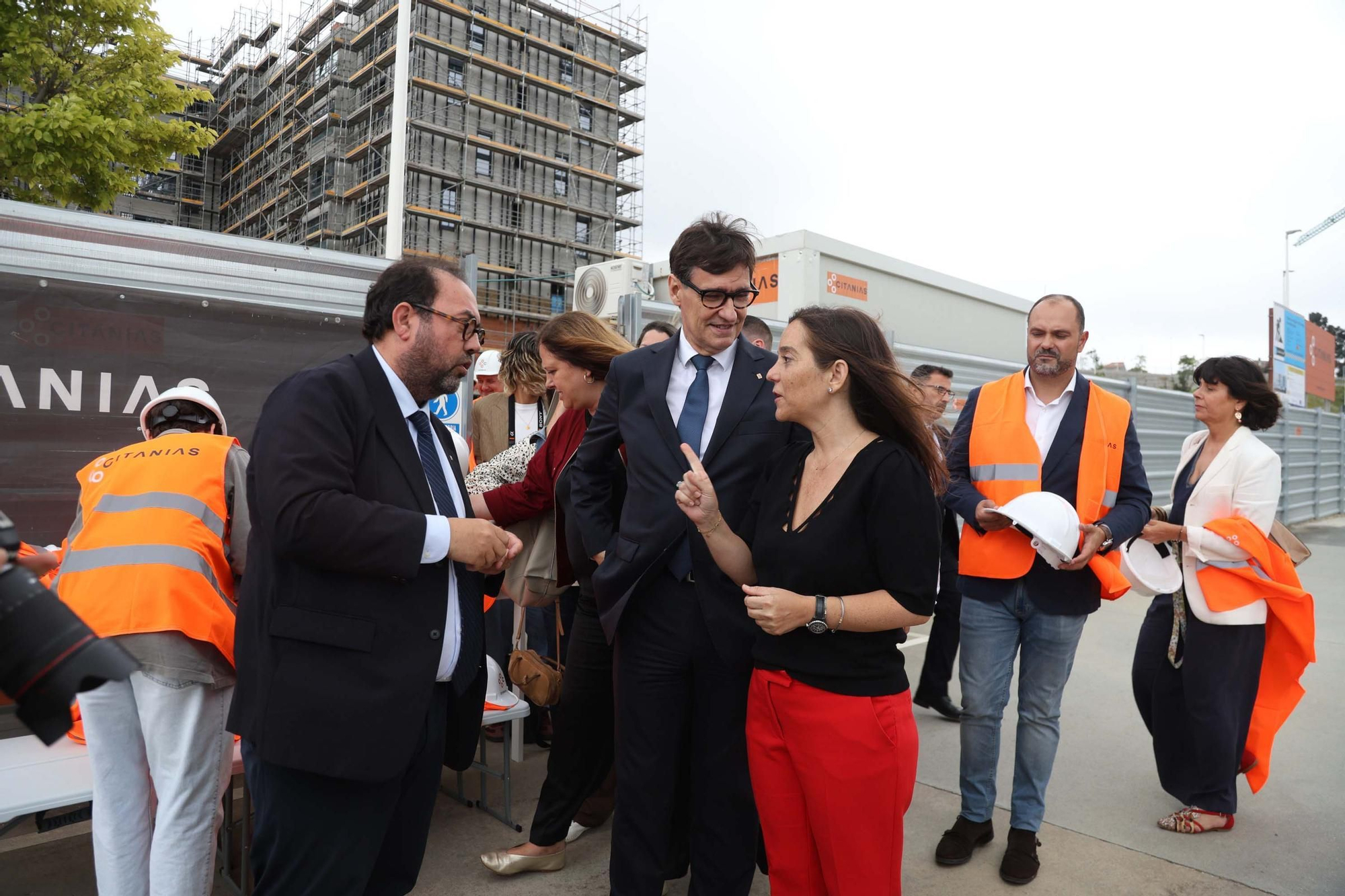 Salvador Illa e Inés Rey visitan las obras de Xuxán
