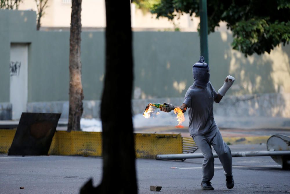 Continúan las protestas contra Maduro en Venezuela