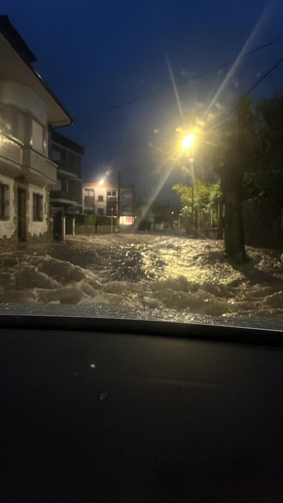 EN IMÁGENES: Caos en Colunga por inundaciones y preocupación por el estado de los ríos en el oriente asturiano