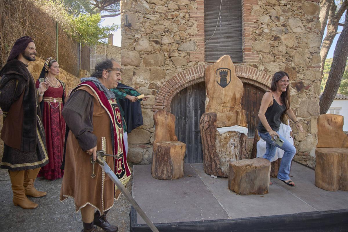 Músics i artesans fan reviure l’edat mitjana a Castell d’Aro en la 25a edició del Mercat Medieval Músics i artesans fan reviure l’edat mitjana a Castell d’Aro en la 25a edició del Mercat Medieval