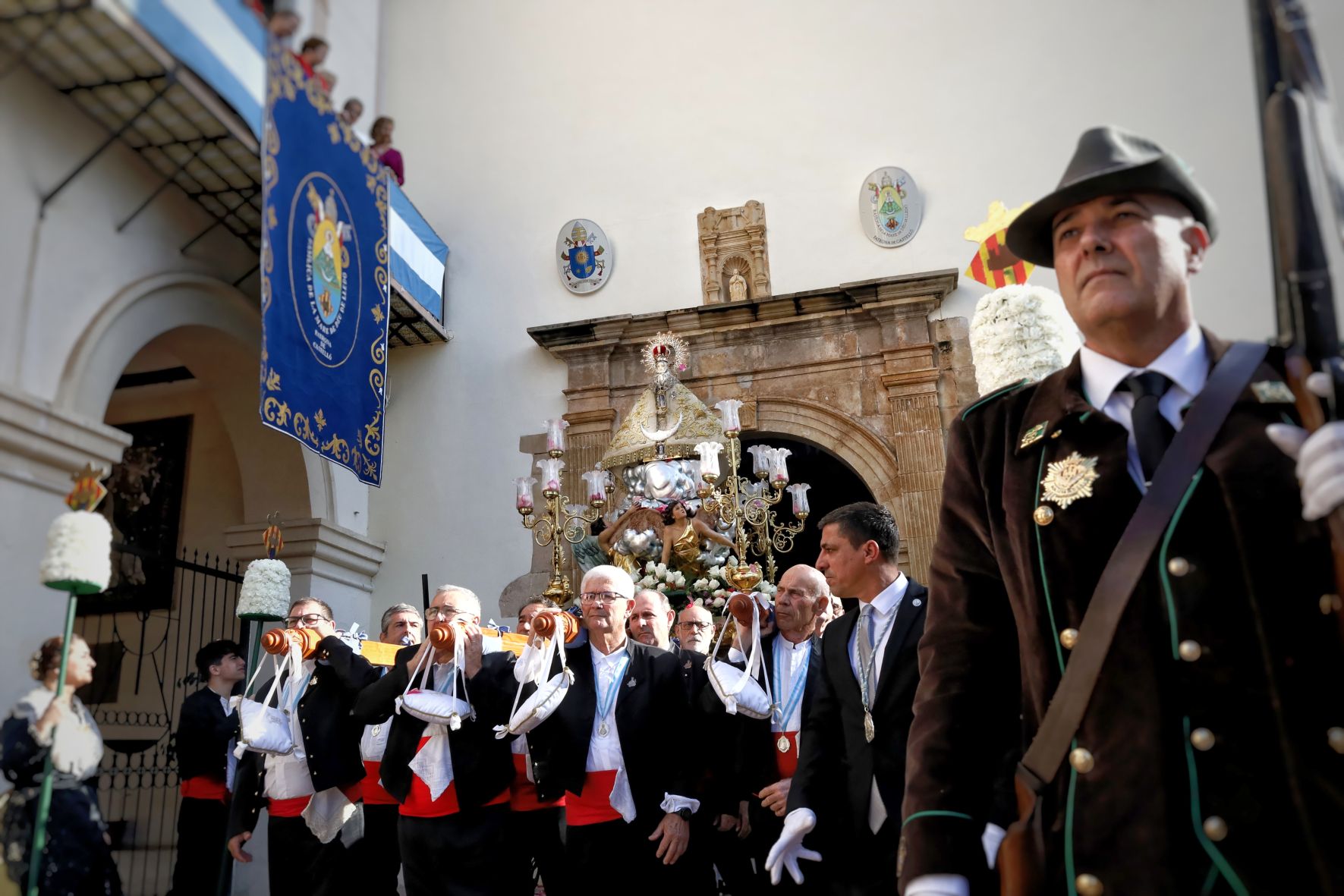 Revive la emocionante misa pontifical en honor a la Mare de Déu del Lledó