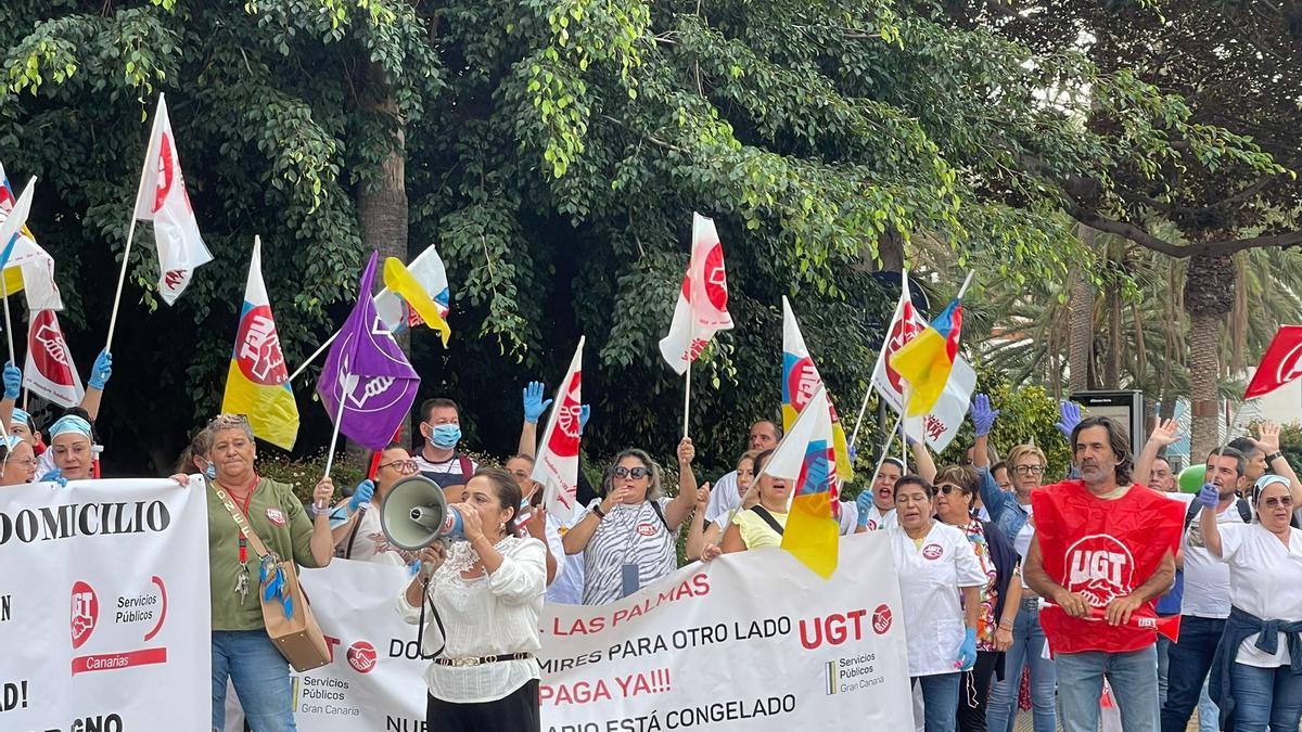Manifestación de las trabajadoras del servicio de ayuda a domicilio.
