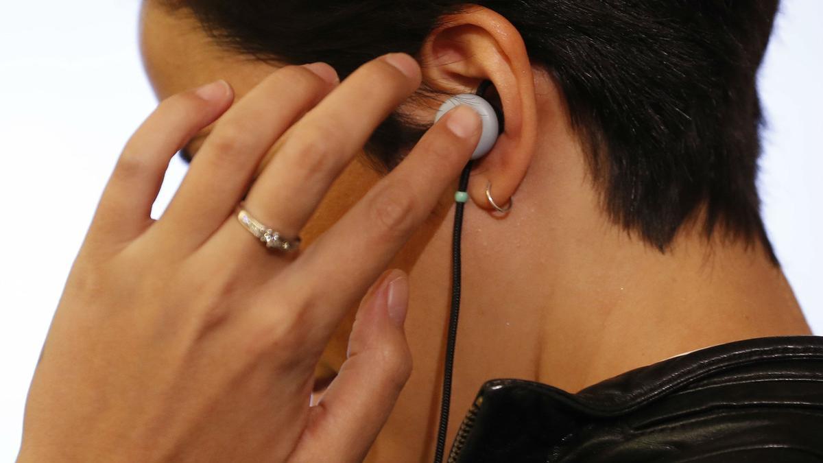 Pixel Buds: los auriculares de Google que pueden traducir en tiempo real