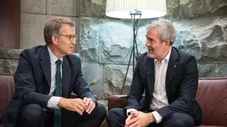 Feijóo y Clavijo envían al Gobierno un plan migratorio con 9 condiciones pactado en Canarias