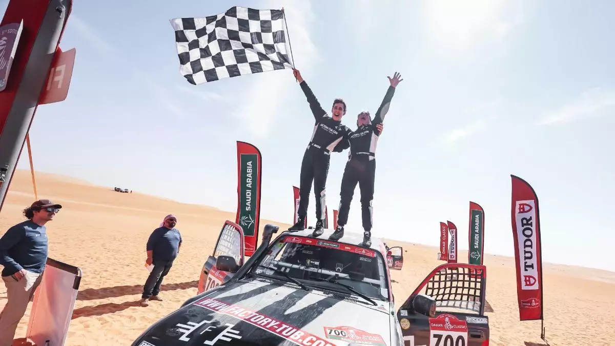 Santaolalla y Jan Rosa revalidan la corona en el Dakar Classic