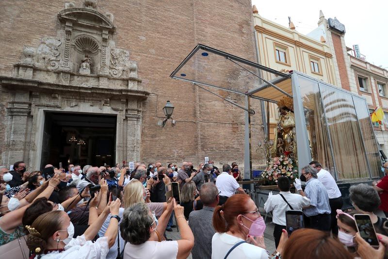 La Virgen vuelve a procesionar con público