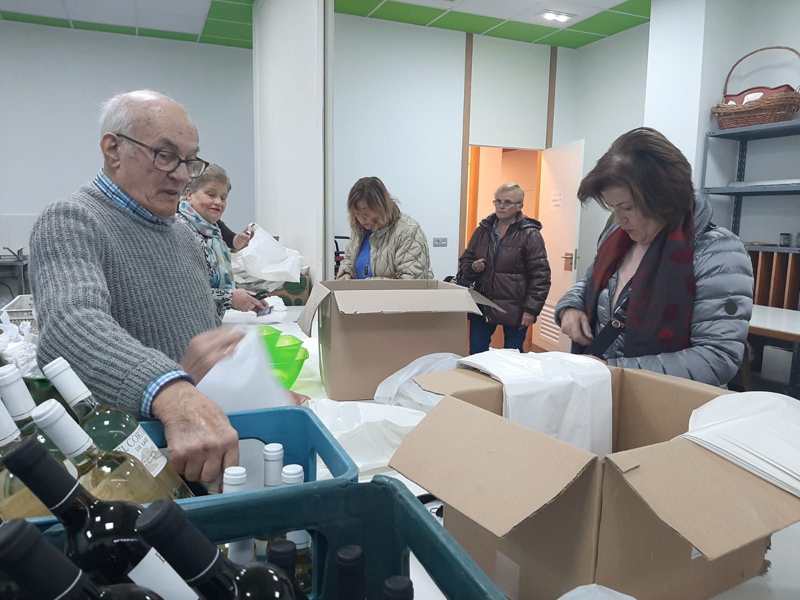 Más de 1.600 bollos preñaos: así ha celebrado los jubilados de El Berrón el día del socio