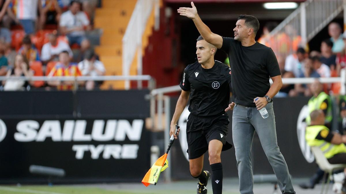 Míchel durante el partido ante el Valencia