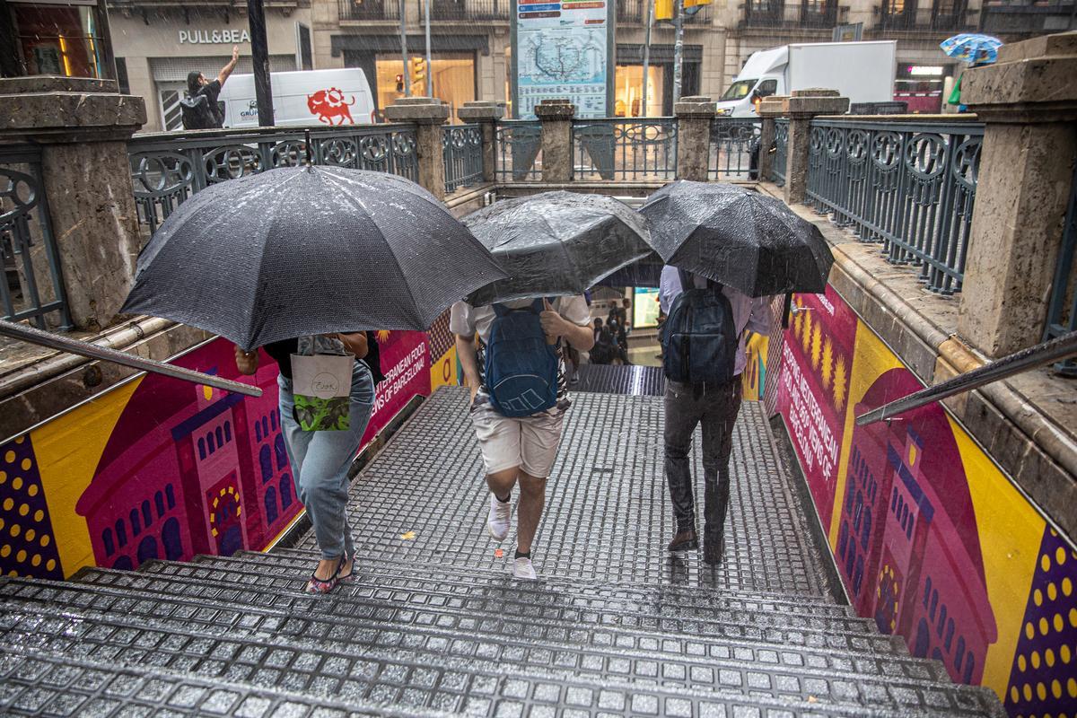 Alerta per xàfecs intensos a set comarques catalanes amb tempestes i calamarsa