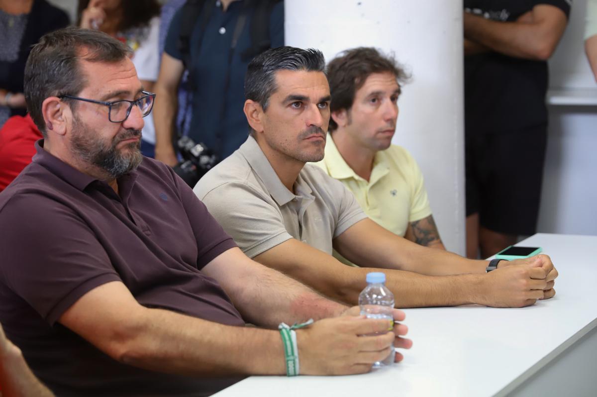 Rafa Herrerías, Juanito y Raúl Cámara, en la despedida de Javier González Calvo como consejero delegado del Córdoba CF.