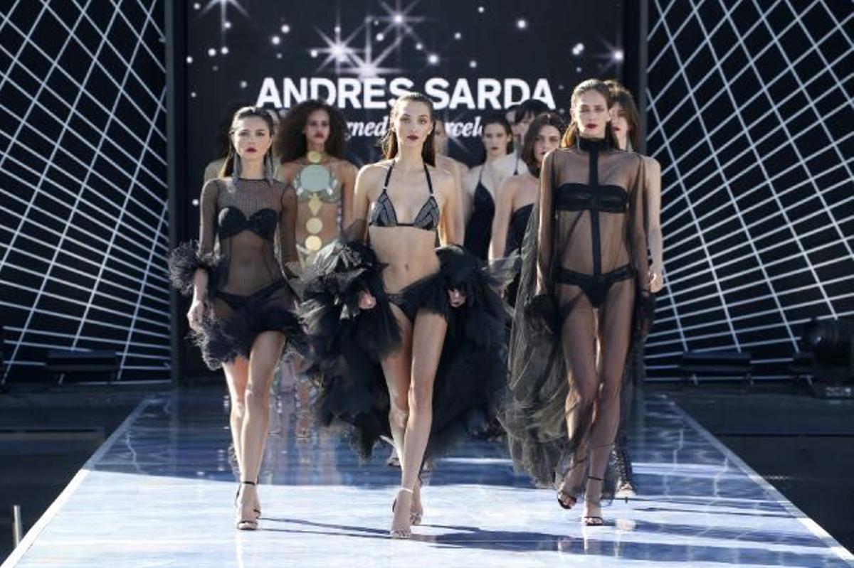 Desfile de Andrés Sardá en MBFWIbiza