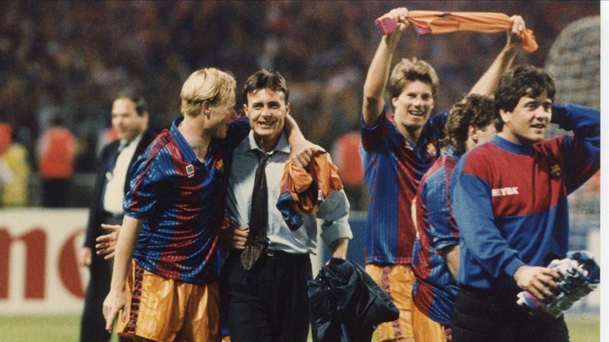 Cristóbal Parralo junto a Ronald Koeman durante la celebración más importante de la historia del Barça en Wembley '92