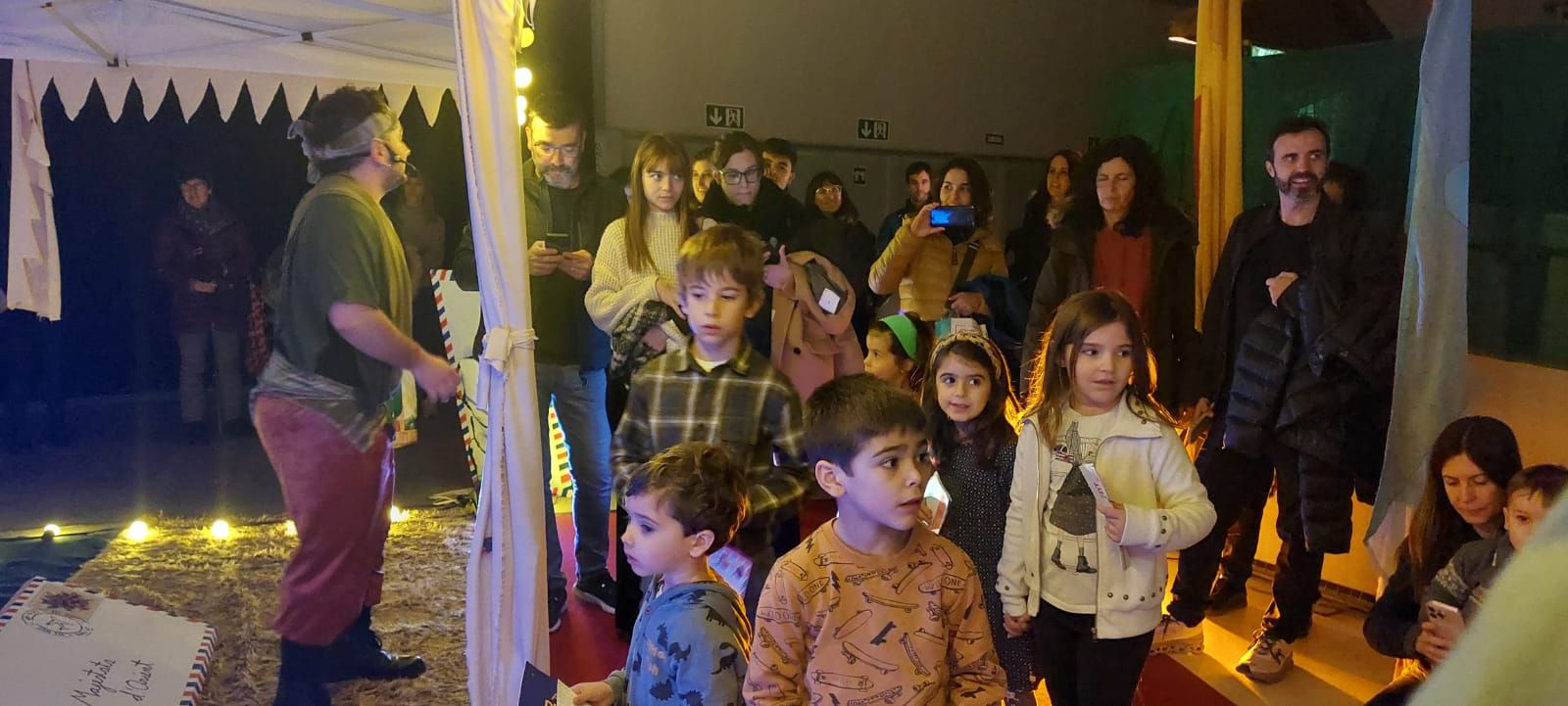 Els patges reials arriben a Solsona acompanyats per un espectacle infantil