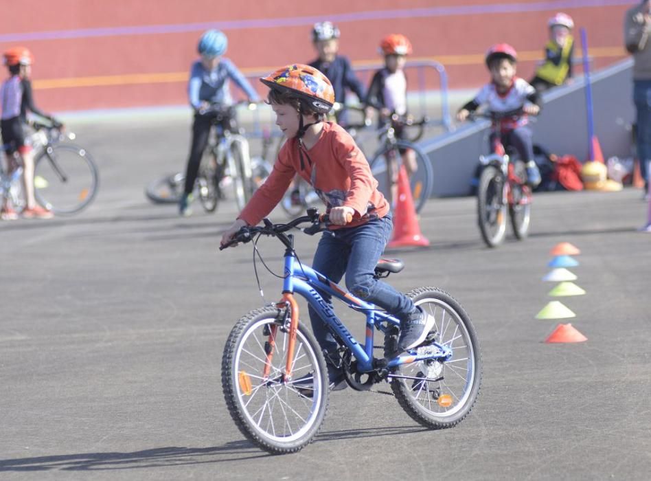 Exhibición en el velódromo de Molina de Segura