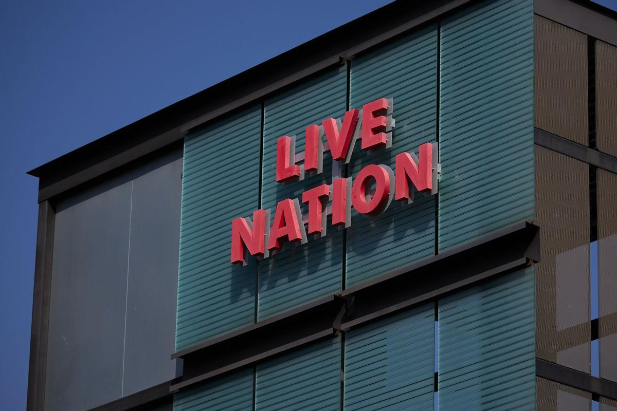 El logo de Live Nation en un edificio de Beverly Hills, California, en mayo de 2024.