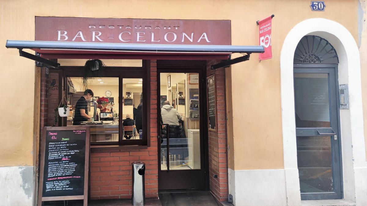 La entrada del restaurante Bar Celona.