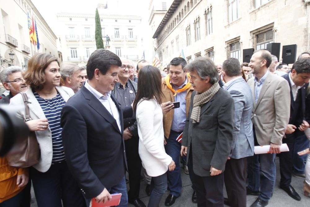 Concentración de Ciudadanos en defensa del Estatuto de Autonomía