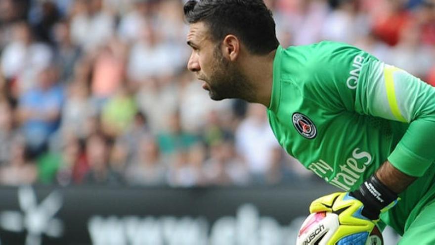 Salvatore Sirigu, guardameta italiano del Partis Saint Germain