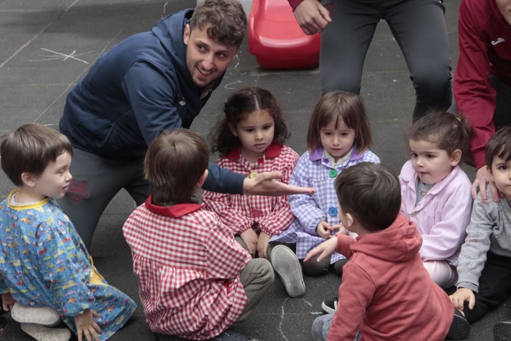 El Pontevedra anima a los niños de Marín a practicar deporte