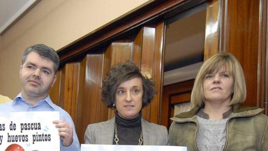 Por la izquierda, Javier Tato, María Fernández y Ana María San Miguel.