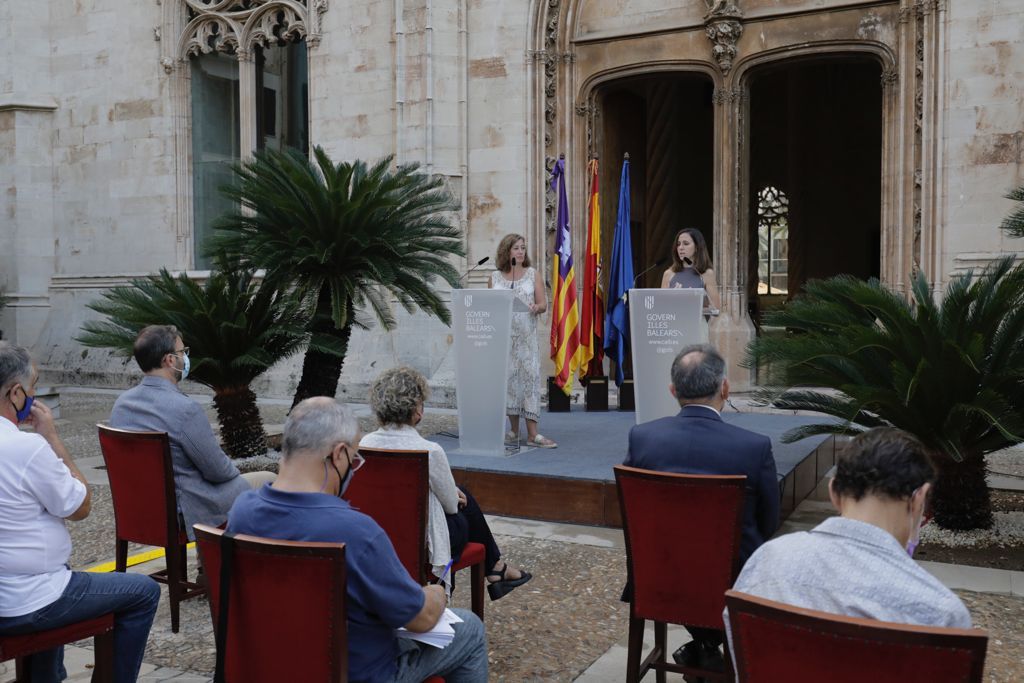 La ministra Ione Belarra firma en Palma con la presidenta Francina Armengol el convenio de transferencia de los fondos del plan de recuperación