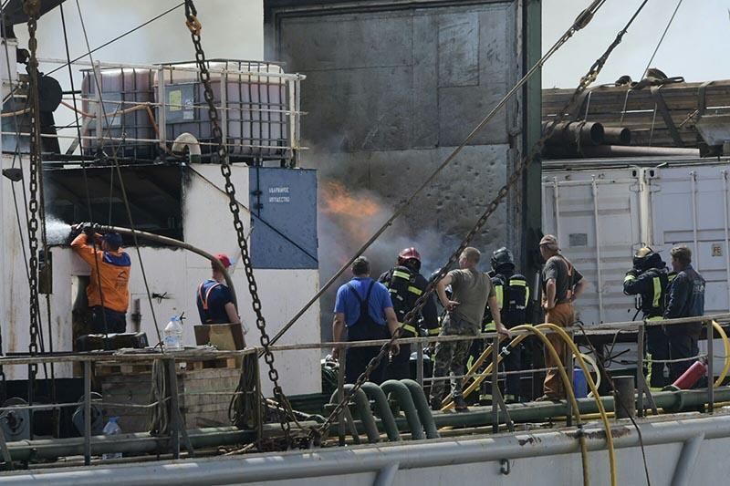 Incendio de un pesquero ruso en el Puerto