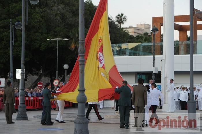 Arriado Solemne de Bandera en el puerto de Cartagena