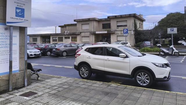 El Nissan Qashqai sin rotular que actúa como vehículo policial, ayer en Bueu.