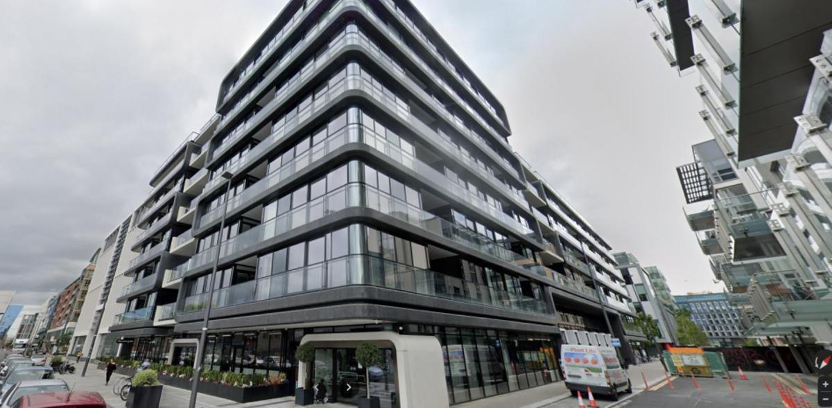 Edificio residencial Opus 6 en Dublín, que Amancio Ortega compró en 2023.