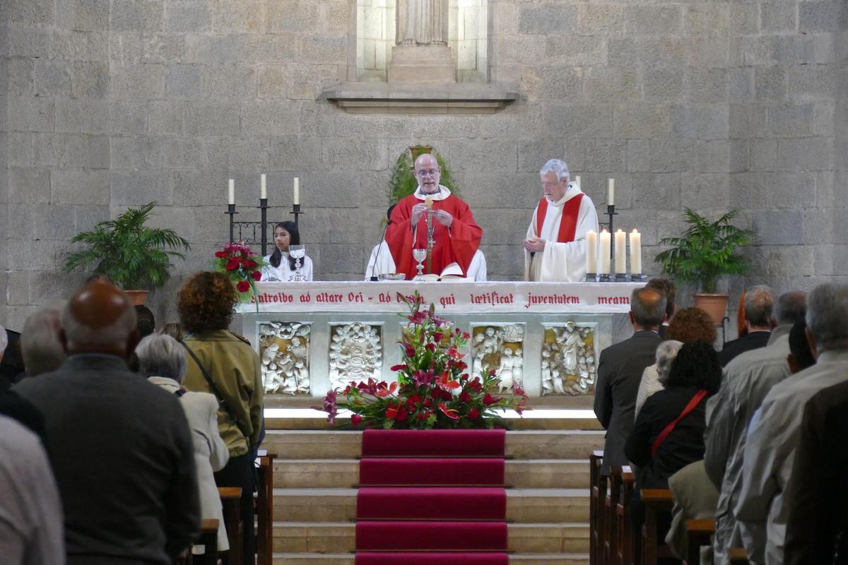 EN IMATGES | El bisbe de Girona Octavi Vilà presideix l'ofici de Santa Creu a l'Església de Sant Pere de Figueres EN IMATGES | El bisbe de Girona Octavi Vilà presideix l'ofici de Santa Creu a l'Església de Sant Pere de Figueres