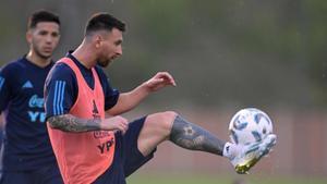 Messi estará disponible con la albiceleste para los duelos ante Paraguay y Perú