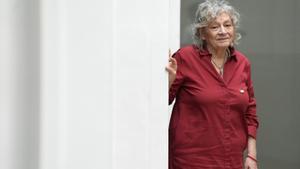  La antropóloga y feminista argentina Rita Segato posa este martes en Barcelona tras serle concedido el Premio Internacional de Ensayo Gesto de ayer, pensamiento de hoy, convocado por la Fundació Antoni Tàpies.