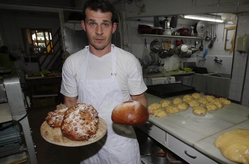 Forn de Vicent García. Primer premio de escaparate y torta de pasas y nueces.