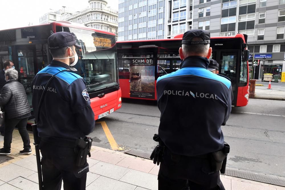 El 092 controla el aforo en los buses de A Coruña