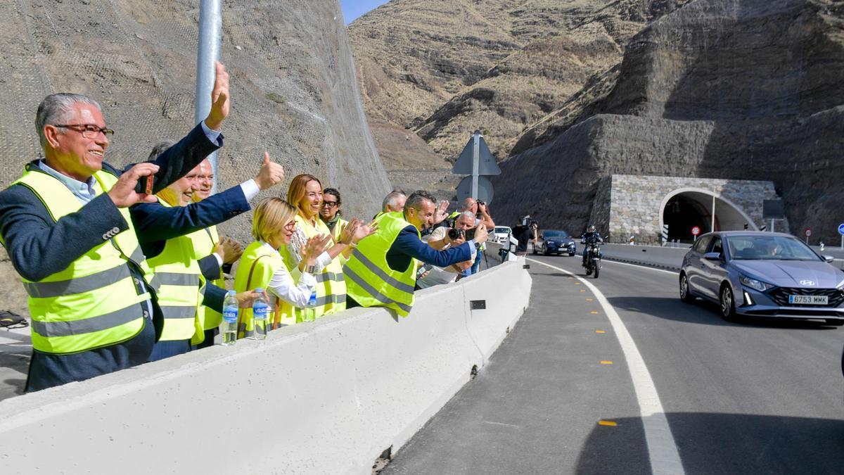 Apertura al tráfico del tramo provisional del túnel de Faneque en la carretera de La Aldea